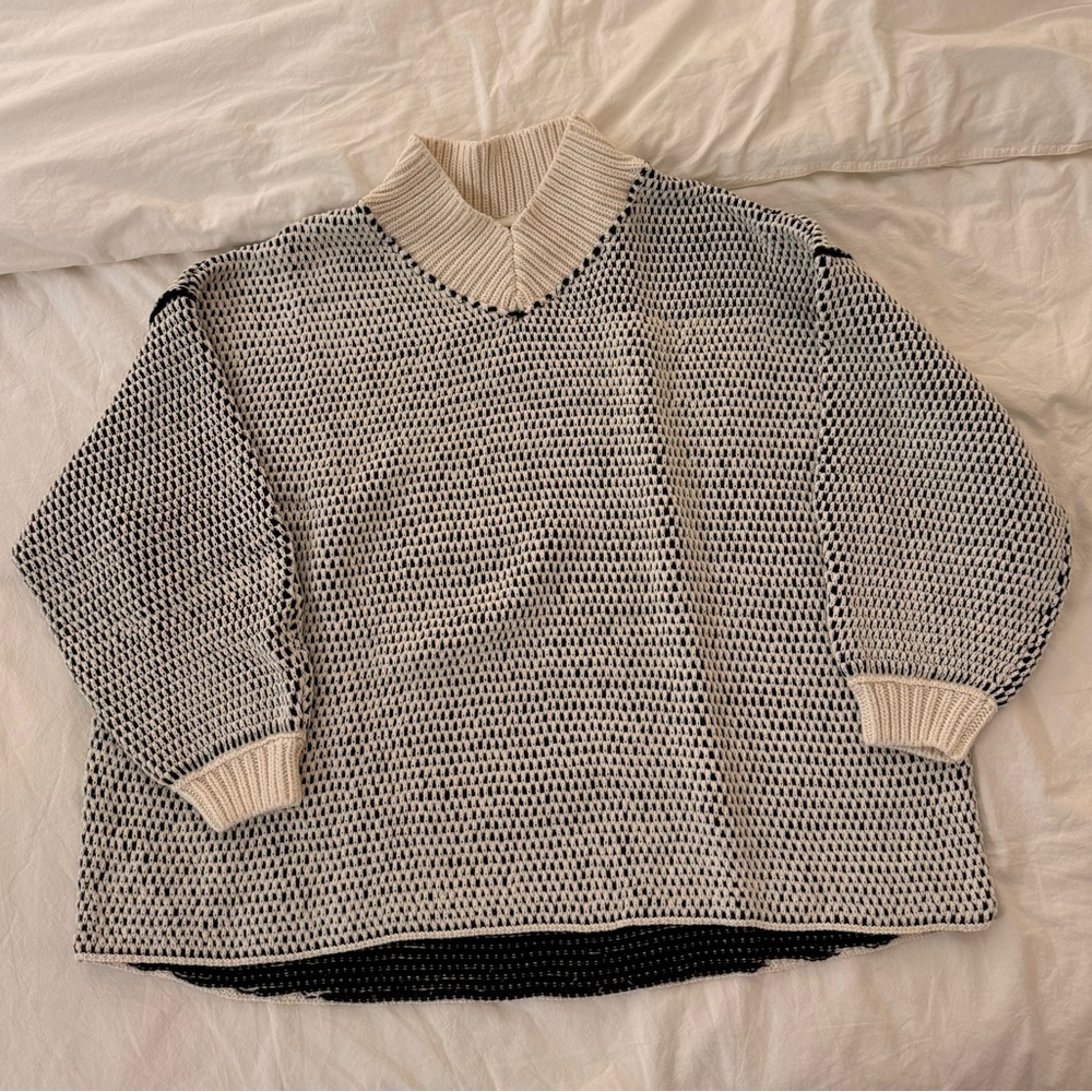 Free People Maisie Sweater. Size small. In like new condition!